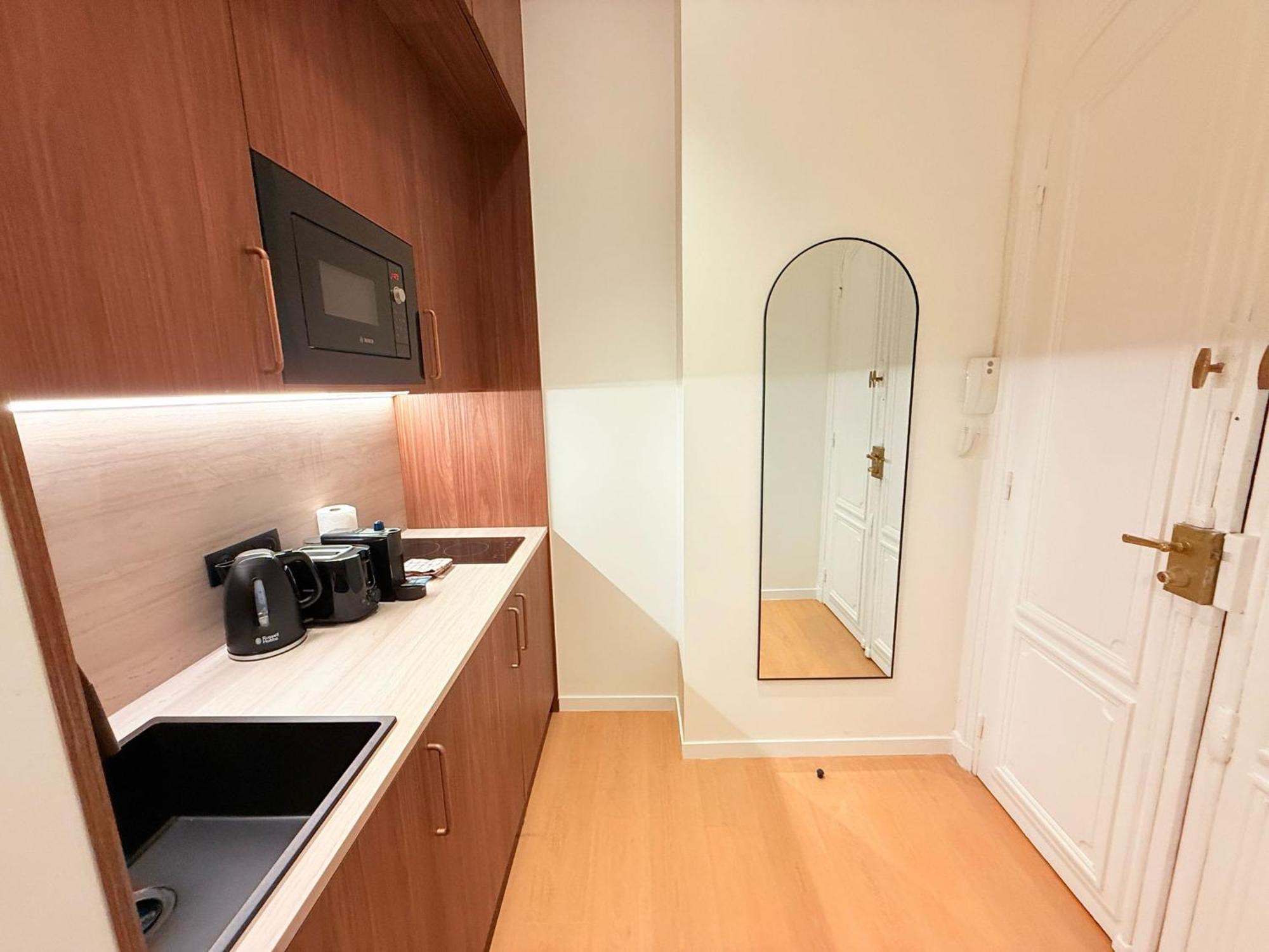 Exceptionnel Champ De Mars - 7 - 2p Appartement *